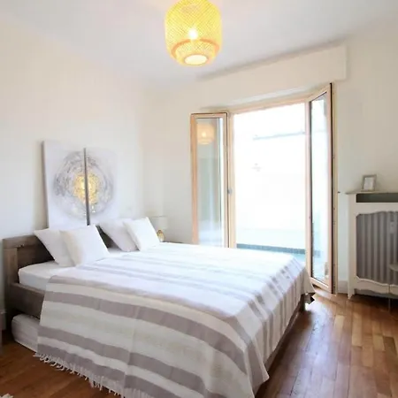 Large 5 In The Center Apartment
