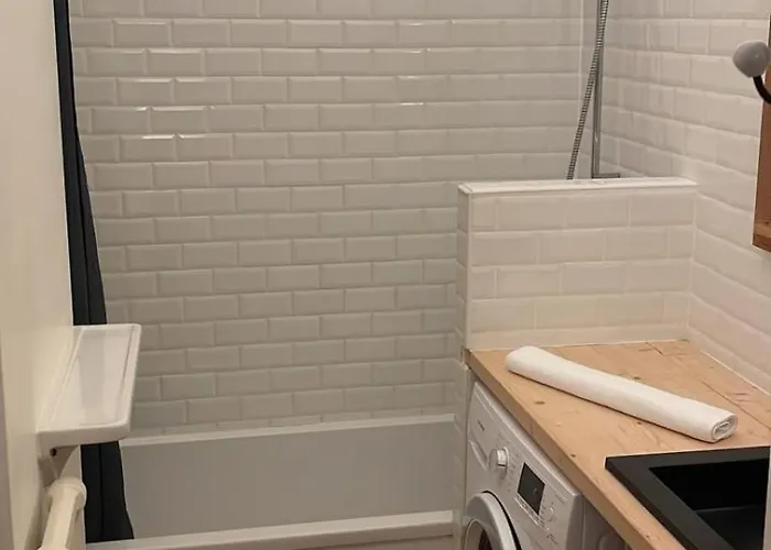 Large 5 In The Center Apartment *